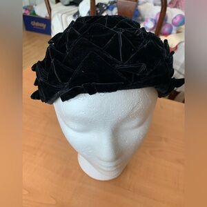 Vintage old 40-50’s woman’s hat velvet Cecile original New York